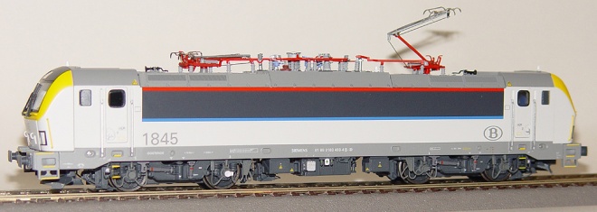 LS Models Electric locomotive class 18 with the running number ...